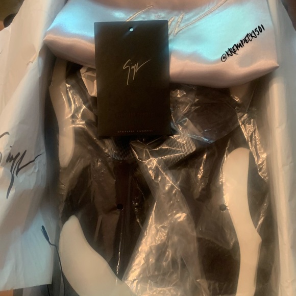 giuseppe zanotti⭐️ NIB carbon fiber strap trainers - Picture 5 of 13